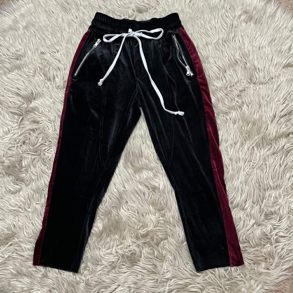 Lifted anchors velvet capris XS